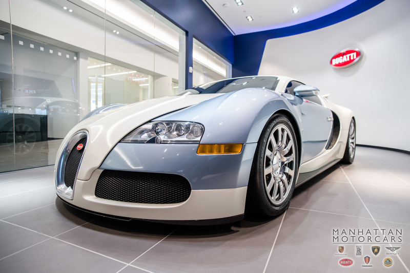 Illustration for article titled Why Buy Three Private Islands When You Can Buy This Used Bugatti Veyron?